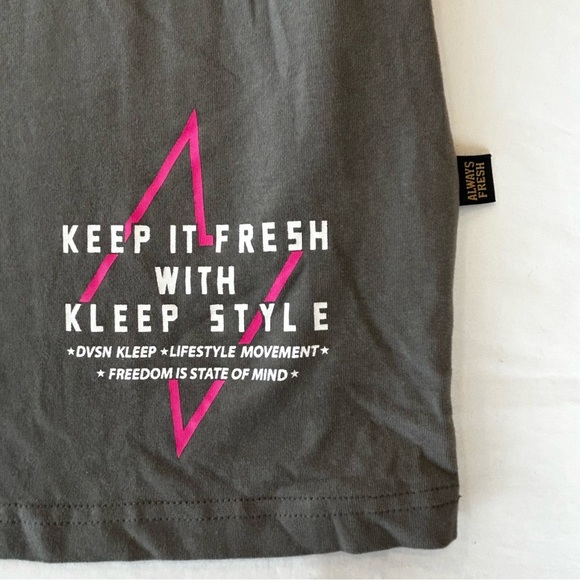 NWT Kleep DVSN Patched Embroidered Premium Cotton Love To Kleep T-Shirt Size 2XL - Picture 4 of 9